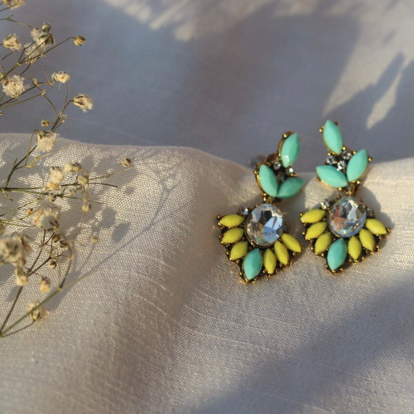 Flower drop earrings